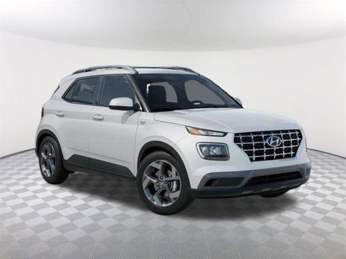 New 2026 Hyundai Venue SEL image 2