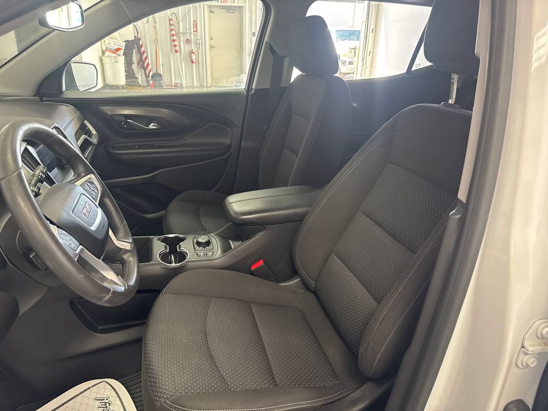 Used 2022 GMC Terrain SLE w/ Driver Convenience Package AWD/4WD image 9