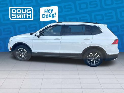 Used 2020 Volkswagen Tiguan SE AWD/4WD image 2