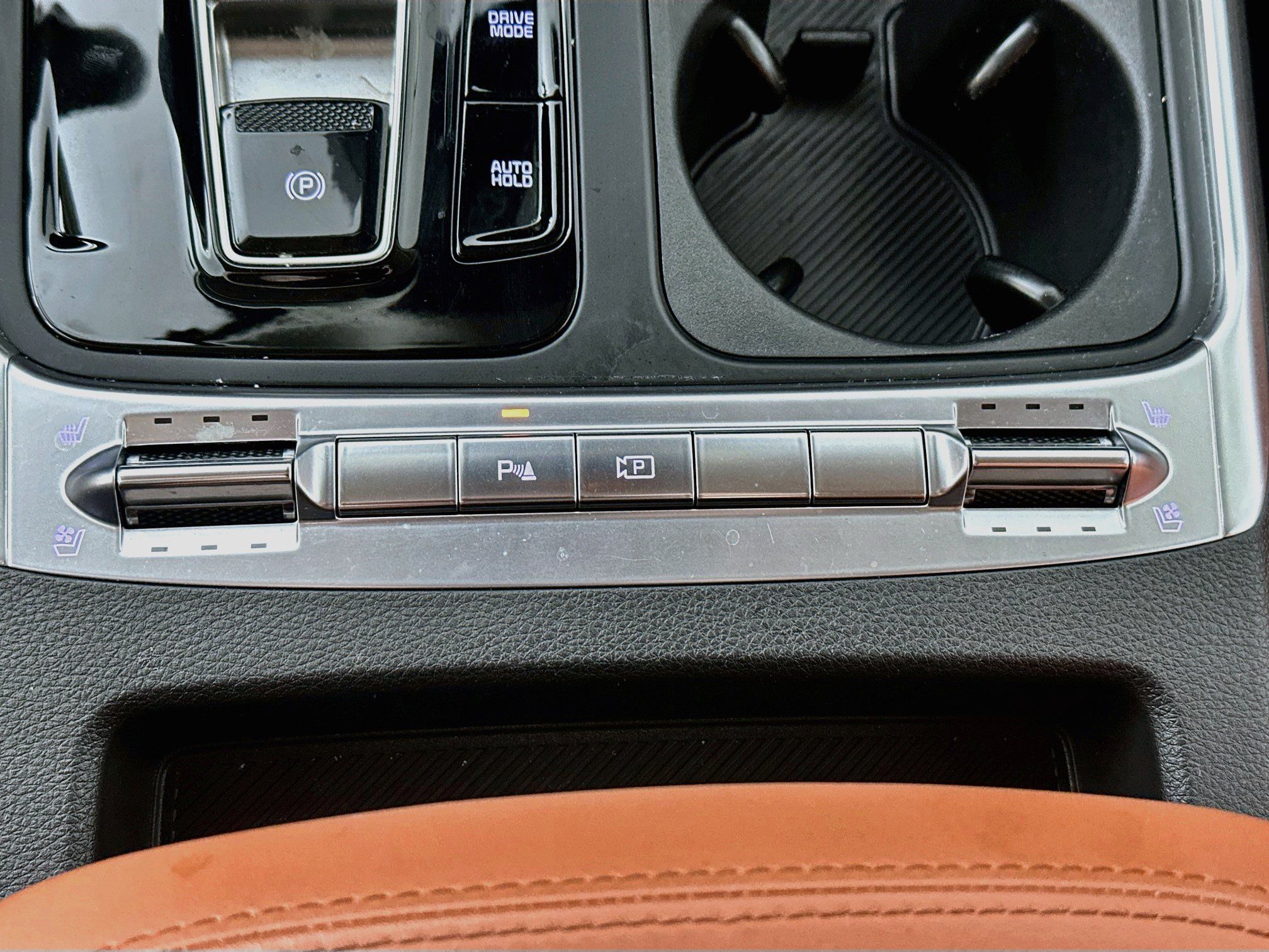 Certified 2026 Kia Carnival SX FWD image 20