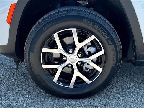 New 2025 Jeep Grand Cherokee Limited image 22