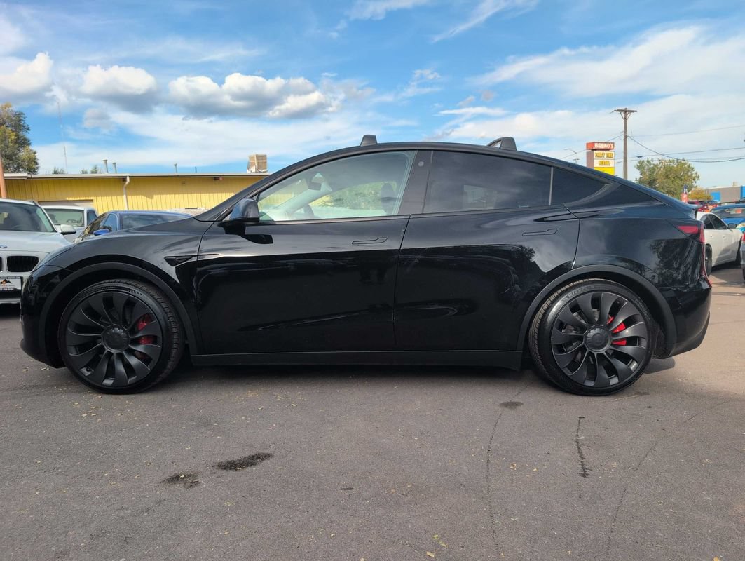 Used 2023 Tesla Model Y Performance AWD/4WD image 4