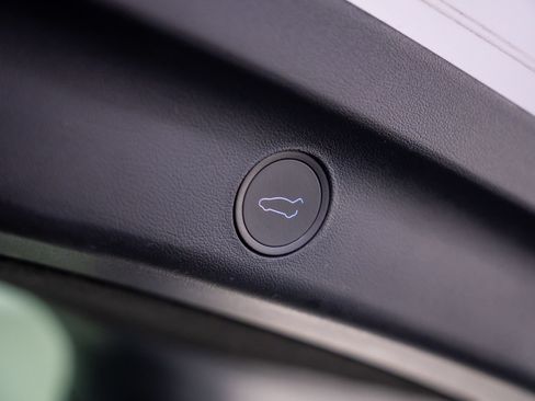 Used 2023 Tesla Model Y 2WD image 35