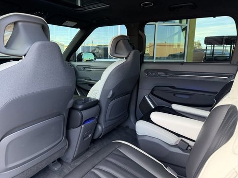 Used 2024 Kia EV9 GT-Line image 36