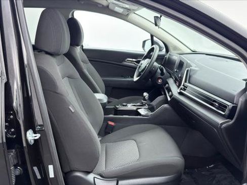Used 2025 Kia Sportage LX FWD image 22