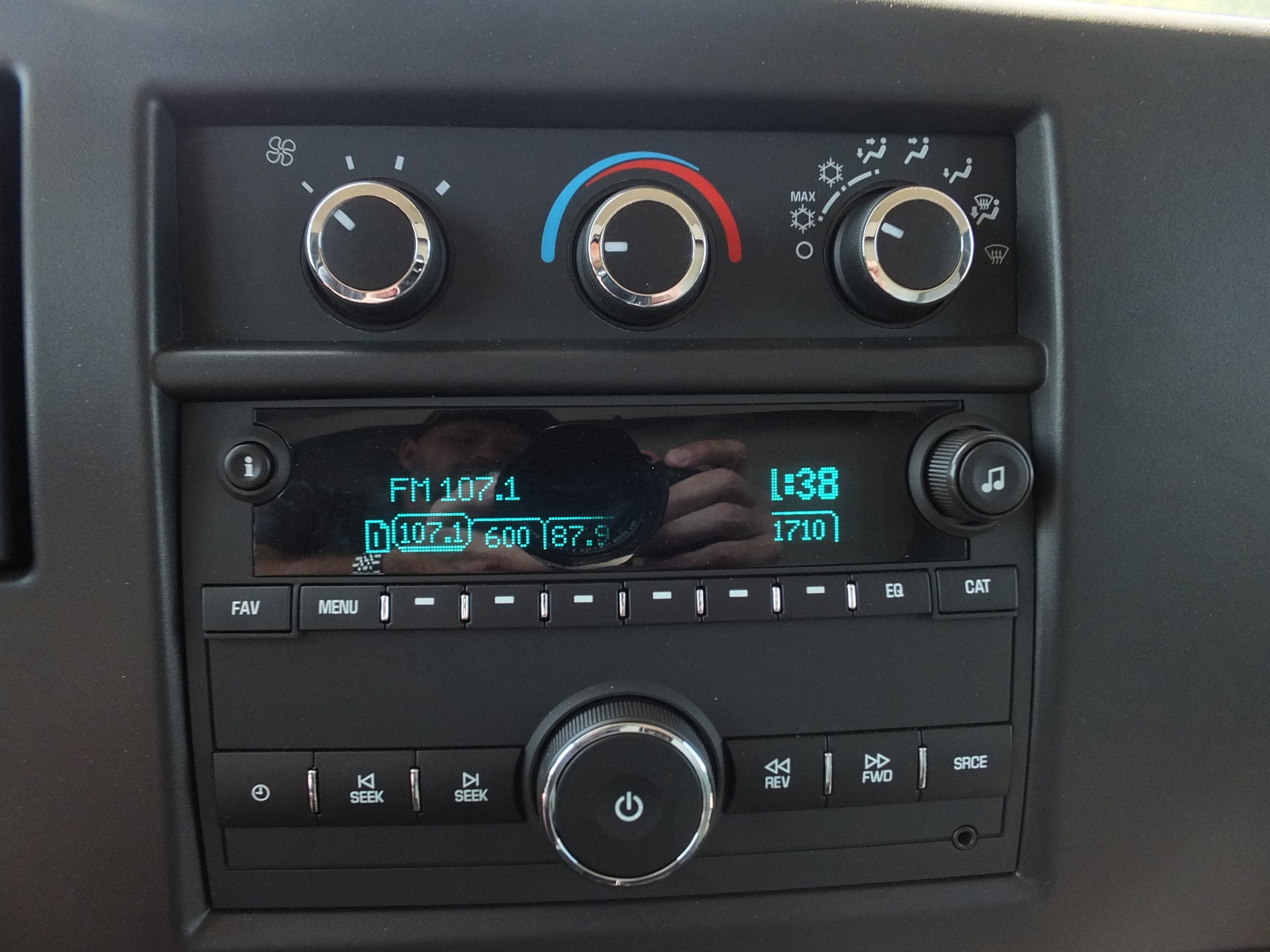 Used 2024 GMC Savana 3500 w/ Power Convenience Package RWD image 22
