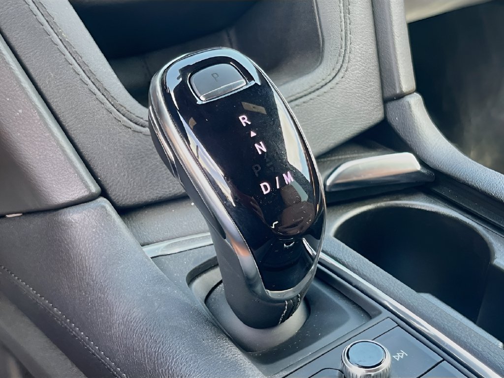 Used 2025 Cadillac XT5 Premium Luxury w/ Technology Package FWD image 17