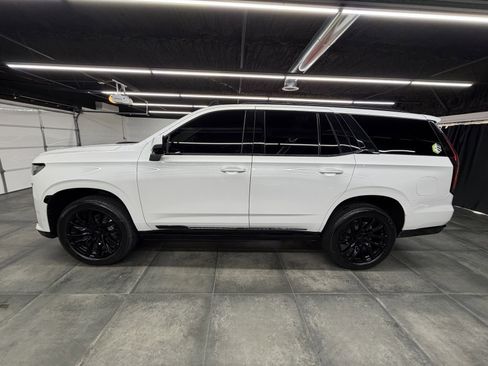 Used 2023 Cadillac Escalade Sport Platinum w/ LPO, ONYX Package image 3