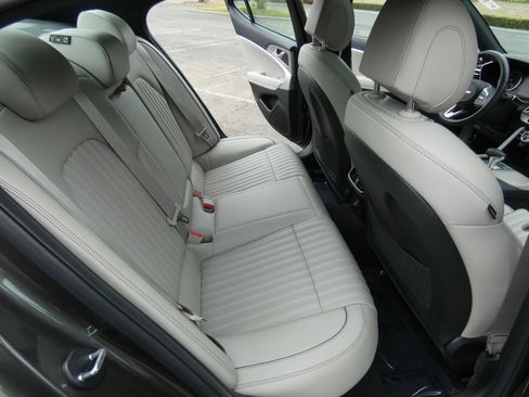 Used 2023 Genesis G70 2.0T w/ Sport Prestige Package image 31