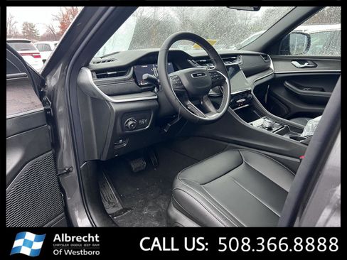 New 2025 Jeep Grand Cherokee Limited image 9