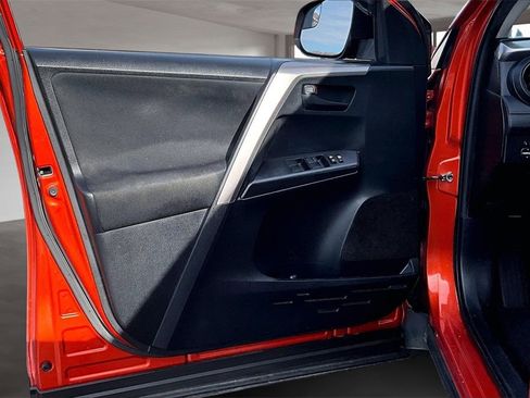 Used 2016 Toyota RAV4 LE image 22