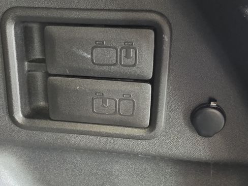 Used 2020 Chevrolet Equinox Premier AWD/4WD image 33