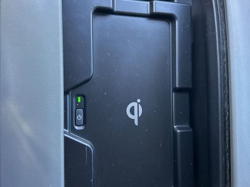 Used 2022 Toyota Highlander XLE image 18