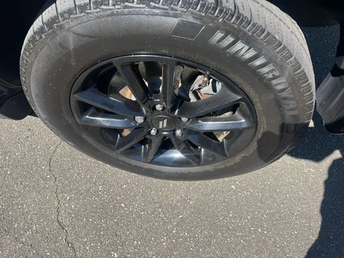 Used 2019 Dodge Journey SE FWD image 14
