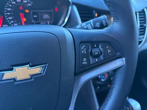 Used 2019 Chevrolet Trax LT w/ LT Convenience Package image 30