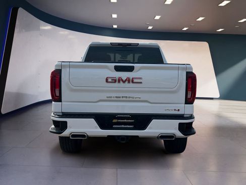 Used 2025 GMC Sierra 1500 AT4 w/ Technology Package image 4