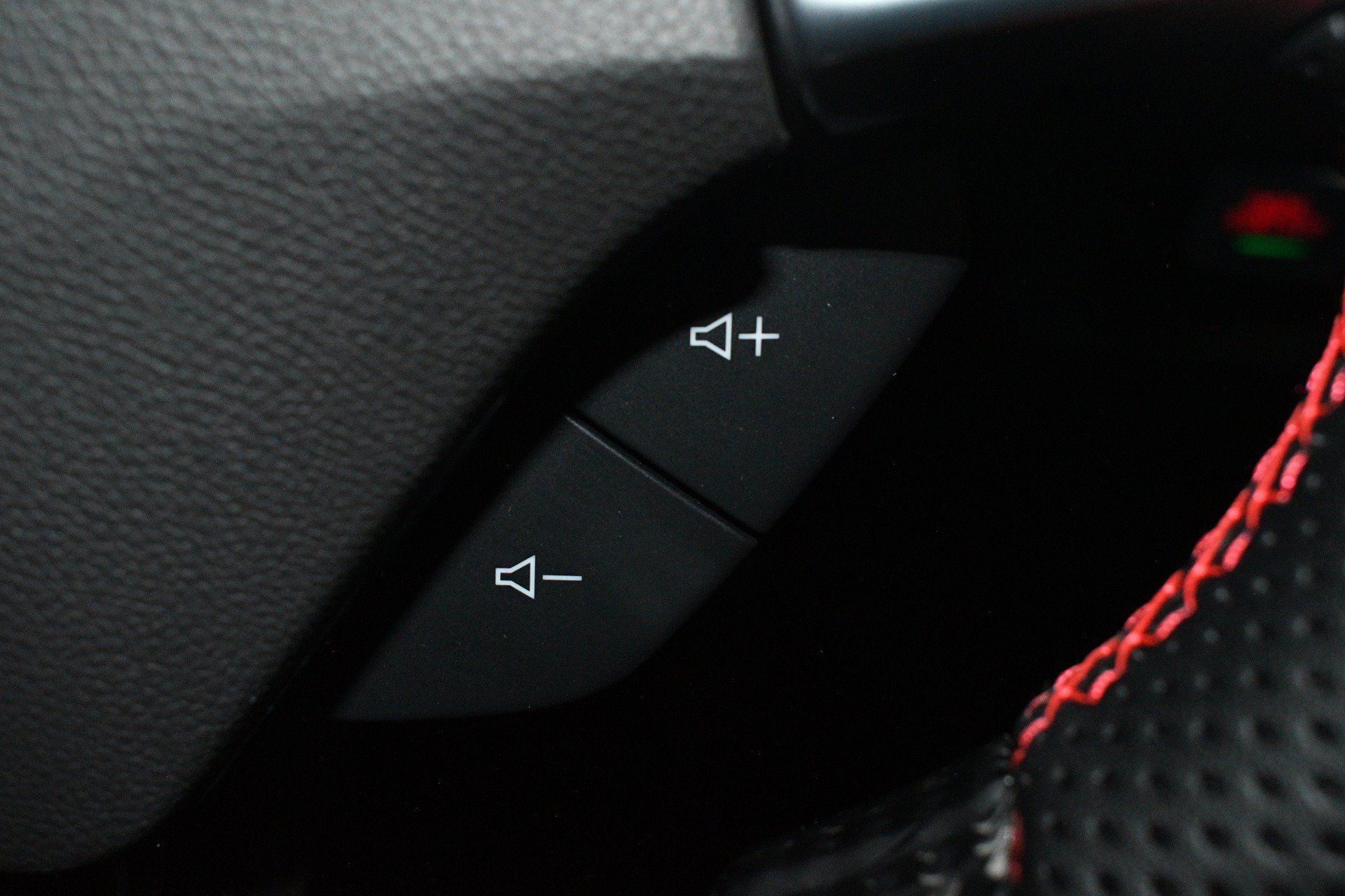Used 2020 Chevrolet Camaro ZL1 RWD image 34