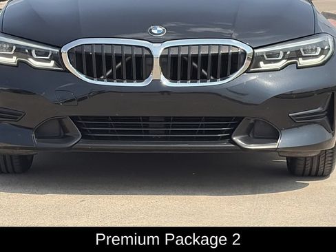 Used 2022 BMW 330i Sedan w/ Premium Package 2 RWD image 4