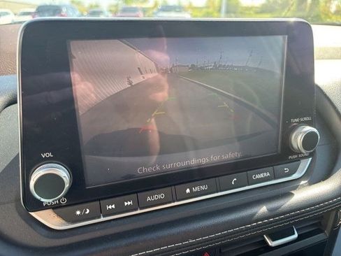 Used 2021 Nissan Rogue S FWD image 22