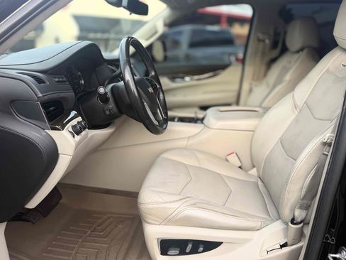 Used 2020 Cadillac Escalade ESV Luxury AWD/4WD image 25