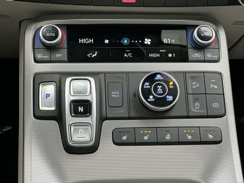 Used 2024 Hyundai Palisade Calligraphy image 19