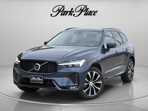 Used 2025 Volvo XC60 B5 Plus image 1