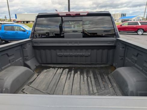 Used 2023 GMC Sierra 1500 Denali w/ Denali Reserve Package AWD/4WD image 9