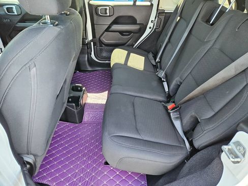 Used 2021 Jeep Wrangler Unlimited Sahara w/ Uconnect 4C Nav & Sound Group AWD/4WD image 12