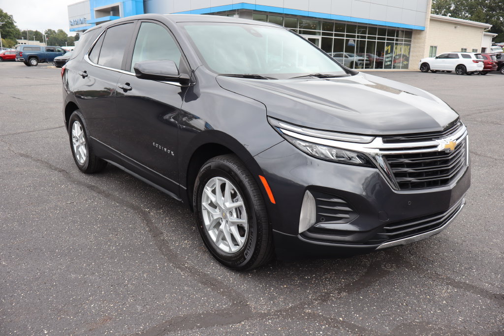 Used 2023 Chevrolet Equinox LT FWD image 2