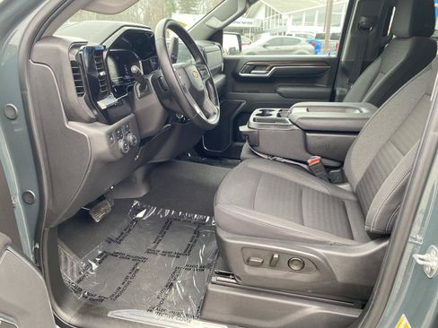 Used 2025 Chevrolet Silverado 1500 LT AWD/4WD image 13