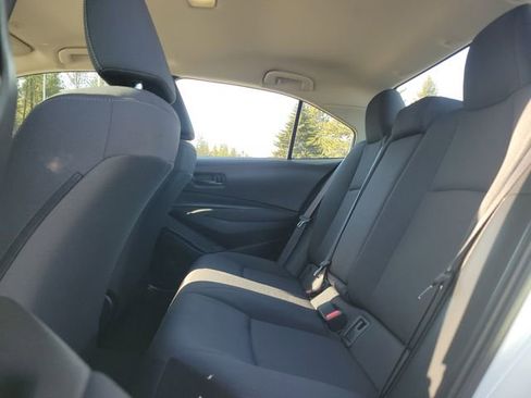 Used 2025 Toyota Corolla LE image 11