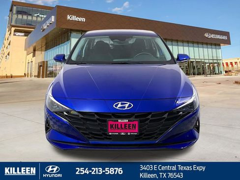 Used 2021 Hyundai Elantra SEL w/ Convenience Package image 2