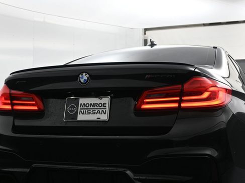 Used 2020 BMW M550i xDrive image 25