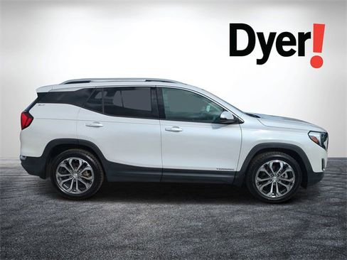 Certified 2020 GMC Terrain SLT w/ Preferred Package image 2