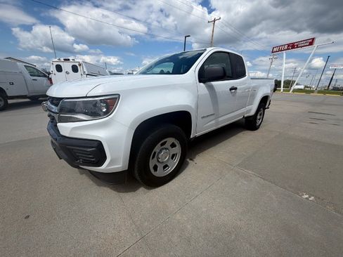 Used 2021 Chevrolet Colorado W/T w/ WT Convenience Package AWD/4WD image 4