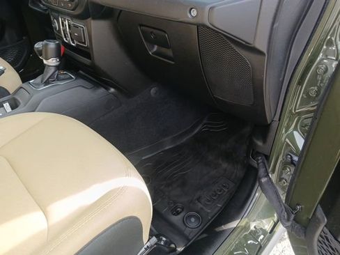 Used 2022 Jeep Gladiator Sport AWD/4WD image 23