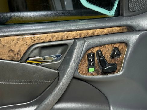 Used 2000 Mercedes-Benz E 55 AMG Sedan image 35