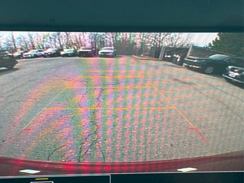 Used 2023 GMC Terrain SLE image 31