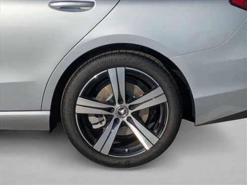 New 2025 Mercedes-Benz C 300 4MATIC Sedan image 9