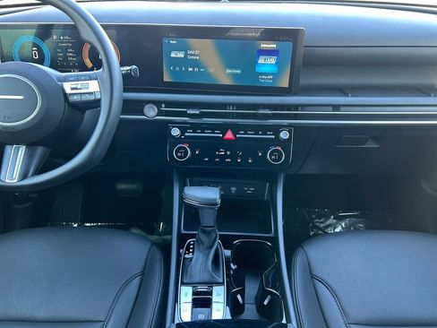 Used 2025 Hyundai Santa Cruz SEL AWD/4WD image 12