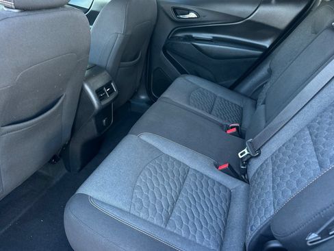 Used 2018 Chevrolet Equinox LT FWD image 12