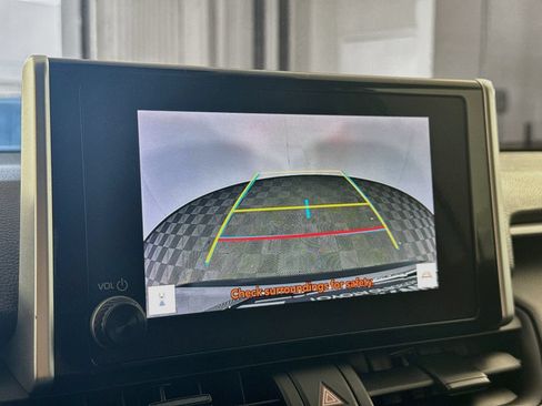 Used 2023 Toyota RAV4 LE FWD image 9