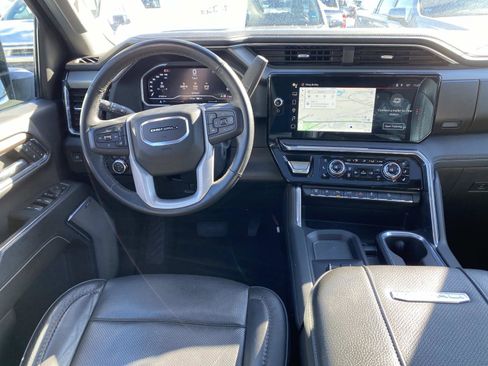 Used 2024 GMC Sierra 3500 Denali image 11