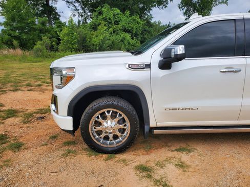 Used 2019 GMC Sierra 1500 Denali w/ Technology Package AWD/4WD image 19