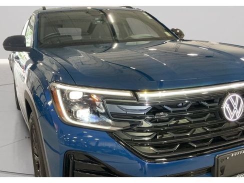 Used 2026 Volkswagen Atlas Cross Sport SEL R-Line w/ MDO Package AWD/4WD image 39