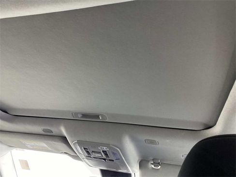 Used 2023 Toyota Highlander XLE image 14