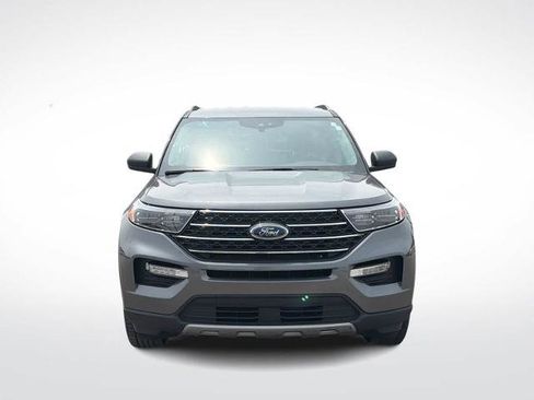 Certified 2024 Ford Explorer XLT w/ Equipment Group 202A AWD/4WD image 3