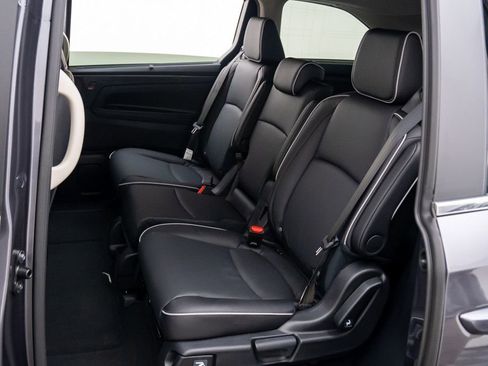 New 2026 Honda Odyssey Touring image 18