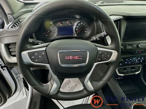Used 2023 GMC Terrain SLE w/ Driver Convenience Package image 11