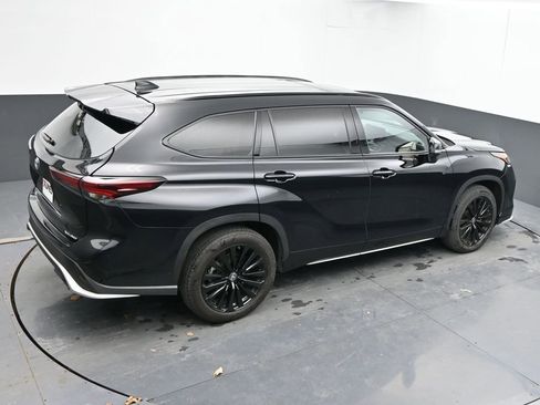 Used 2025 Toyota Highlander XSE image 23